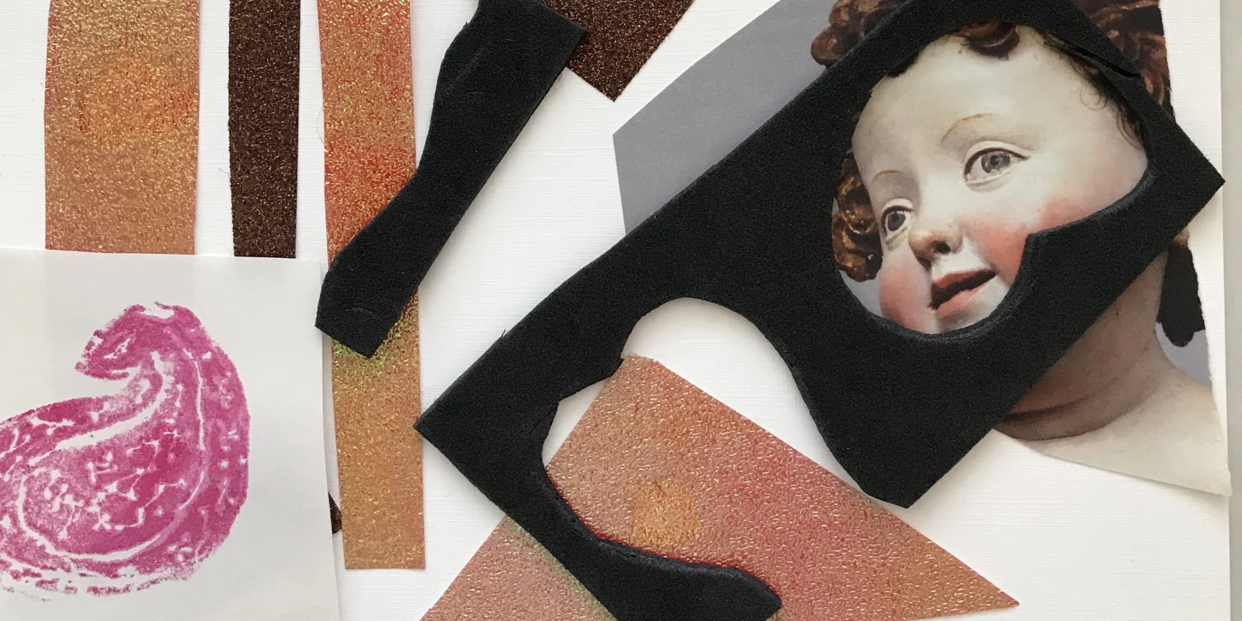 Collage mit u.a. schwarzen Formen, Abbild einer Engelskulptur und glitzernden Papierausschnitten