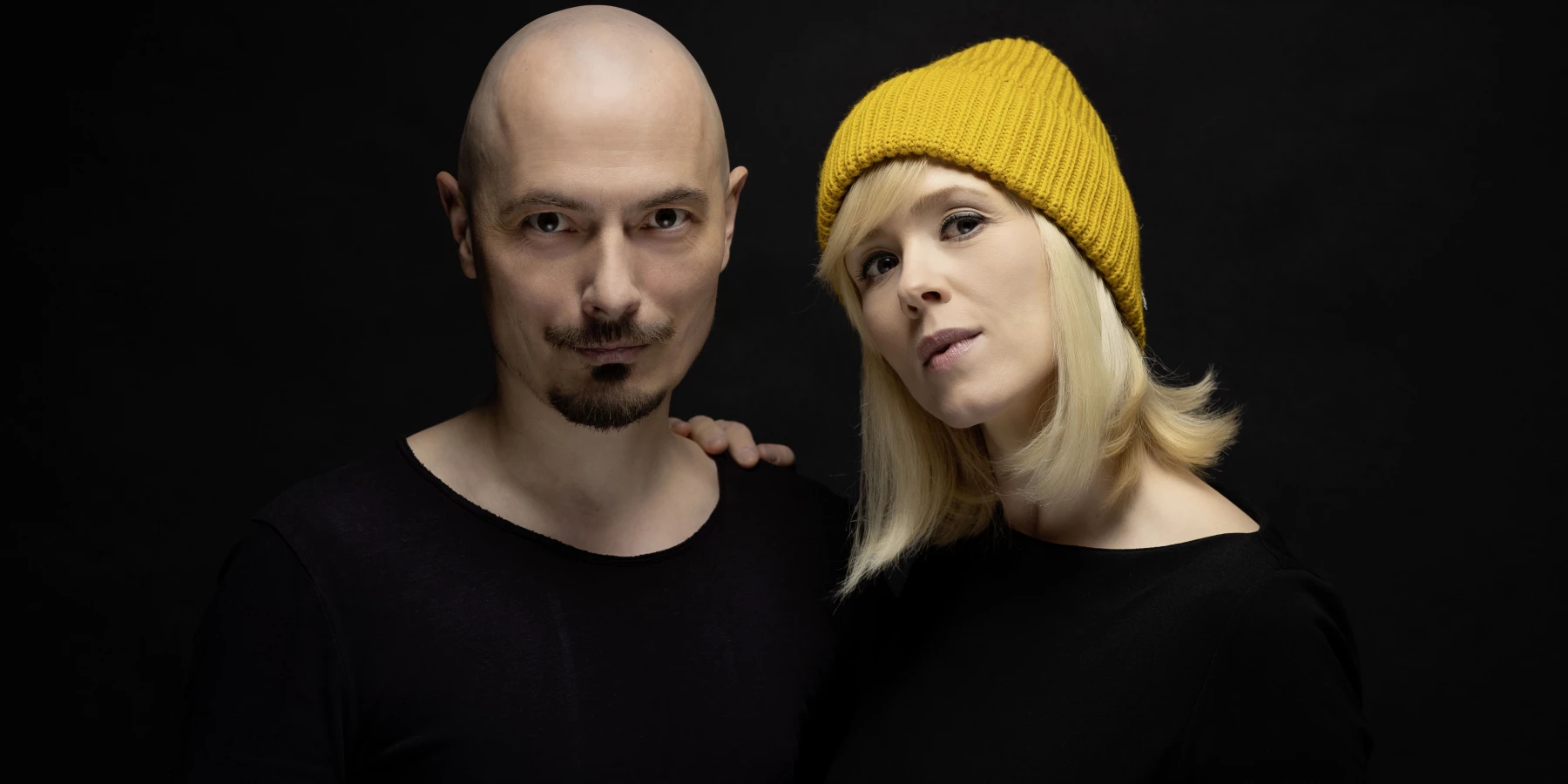Portraitfoto der Musiker Carolin und Andreas Obieglo