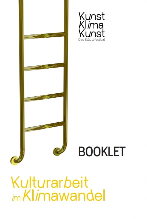 Titelseite „Kulturarbeit im Klimawandel. Booklet“: eine goldene Schwimmbadleiter